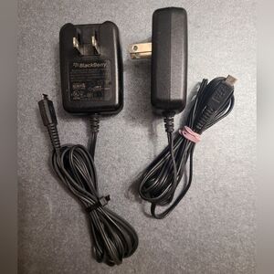 AC Wall Power USB Micro-B Cellphone Charger Adapter (5V, 700mA)